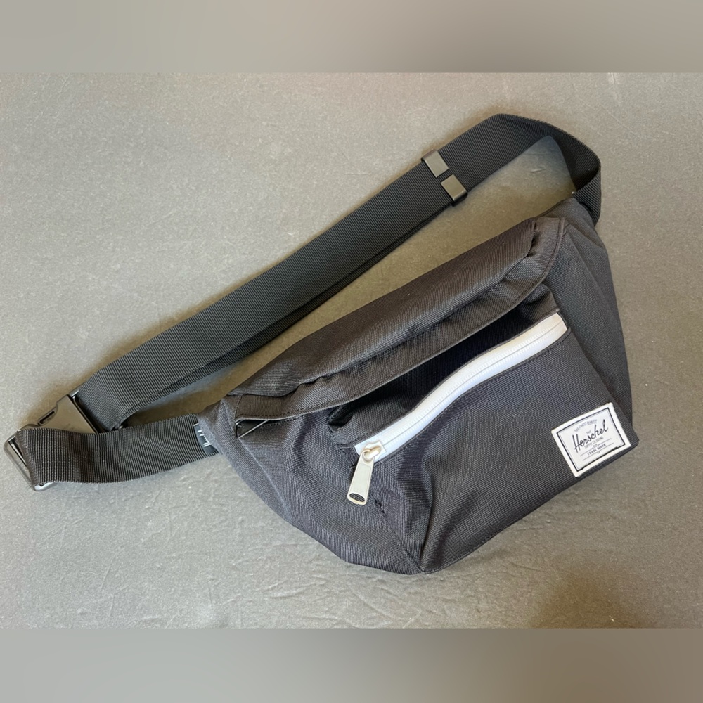 Herschel Supply Pop Quiz Black Hip Pack